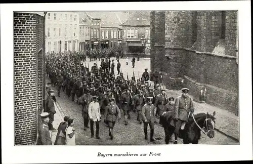 Ak Bayrische Soldaten marschieren zur Front
