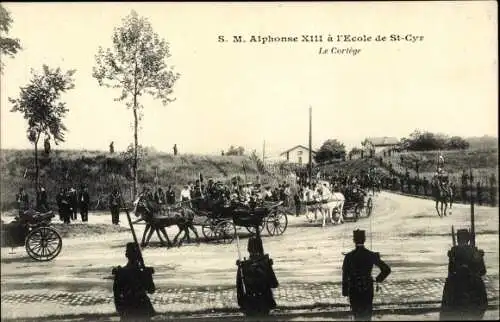 Ak Saint Cyr l'Ecole Yvelines, S M Alphonse XIII a l'Ecole, Le Cortege