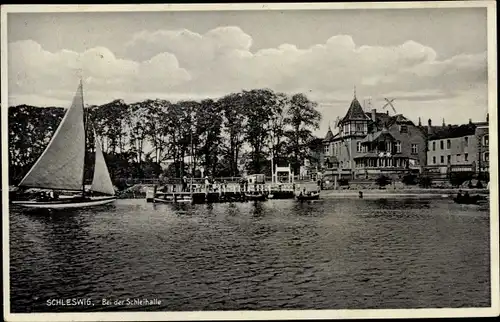 Ak Schleswig an der Schlei, Partie bei der Schleihalle, Segelboot