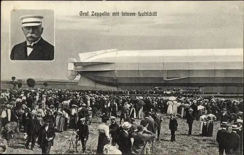 Ak Graf Zeppelin mit seinem Luftschiff, Starrluftschiff auf einem Feld, Zuschauer