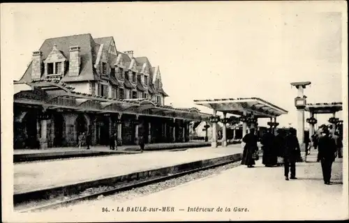 Ak La Baule Escoublac Loire Atlantique, Interieur de la Gare, Bahnhof von der Gleisseite