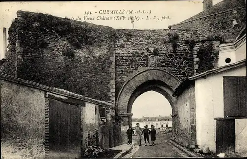 Ak Chemillé Maine et Loire, Porte du Vieux Château, XVIe siècle