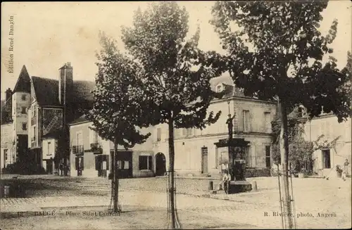 Ak Baugé Maine et Loire, Place Saint Laurent, arbres