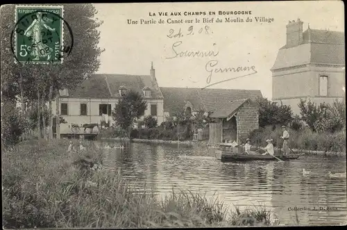 Ak Burgund Frankreich, Une Partie de Canot sur le Bief du Moulin du Village