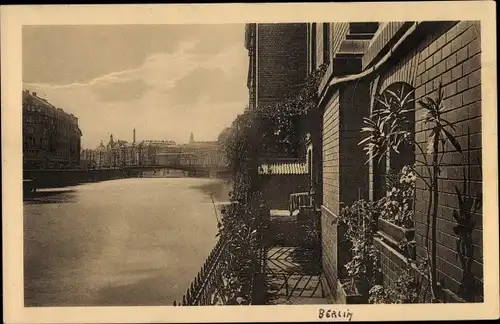 Ak Berlin, Luisenschle, Terrasse am Spreeufer