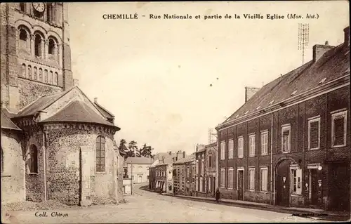 Ak Chemillé Maine et Loire, vieille eglise, vue partielle, monument histoire, Rue Nationale