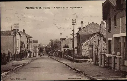 Ak Pierrefitte Seine Saint Denis, Avenue de la Republique