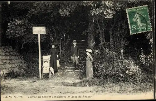 Ak Saint More Yonne, Entree du Sentier conduisant en haut du Rocher