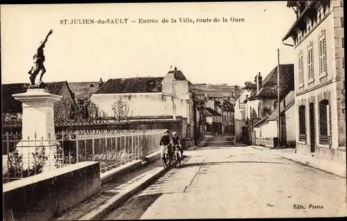 Ak Saint Julien du Sault Yonne, Entree de la Ville, route de la Gare