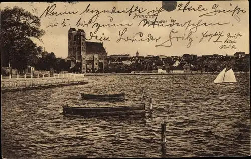 Ak Prenzlau in der Uckermark, Uferpartie, Kirche