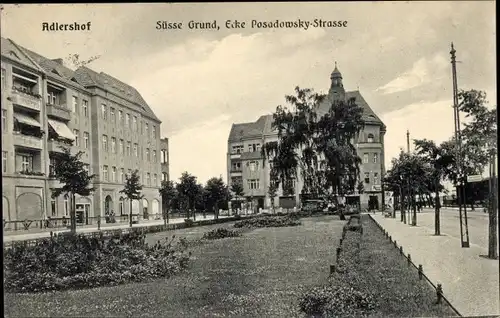 Ak Berlin Treptow Adlershof, Süße Grund, Ecke Posadowsky Straße, Weerthstraße, Platz d. Befreiung