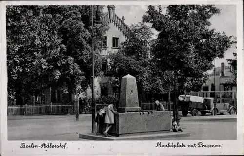 Ak Berlin Treptow Adlershof, Marktplatz mit Brunnen