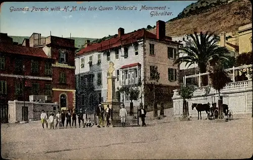 Ak Gibraltar, Gunners Parade with H. M. the late Queen Victoria´s Monument