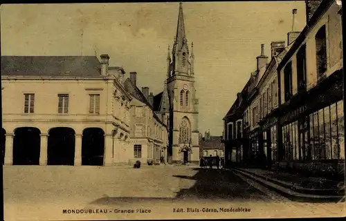 Ak Mondoubleau Loir et Cher, Grande Place