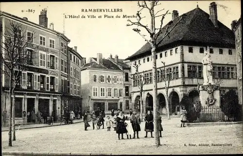 Ak Rambervillers Vosges, L'Hotel de Ville et Place du Marche