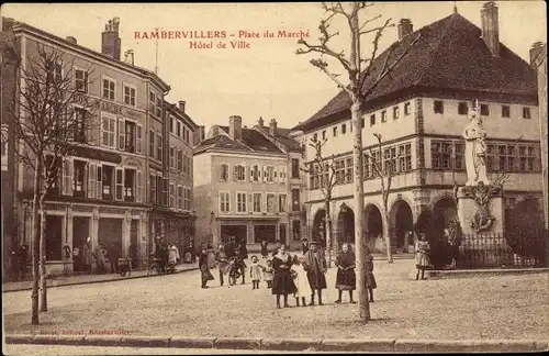 Ak Rambervillers Vosges, Place du Marche Hotel de Ville