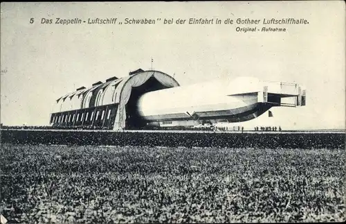 Ak Gotha in Thüringen, Zeppelin Luftschiff Schwaben, Einfahrt in die Luftschiffhalle