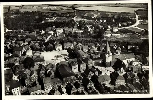 Ak Lütjenburg in Holstein, Blick auf den Ort, Fliegeraufnahme