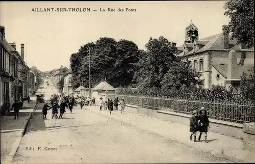 Ak Aillant sur Tholon Yonne, La Rue des Ponts