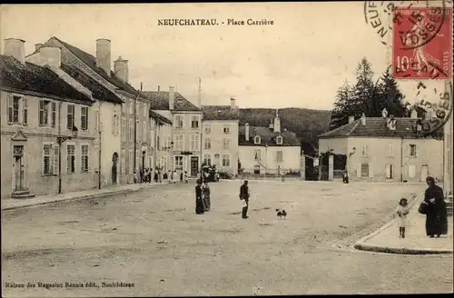 Ak Neufchâteau Vosges, Place Carriere