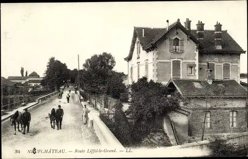 Ak Neufchâteau Vosges, Route Liffol le Grand