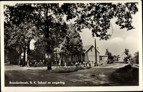 Ak Breedenbroek Gelderland, R. K. School en omgeving