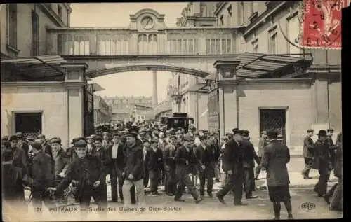 Ak Puteaux Hauts de Seine, Sortie des Usines de Dion Bouton