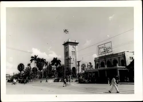 Foto Ak Casablanca Marokko ?, Straßenpartie, Uhrturm