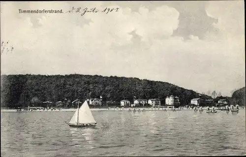 Ak Niendorf Timmendorfer Strand, Segelboot, Blick zum Ort