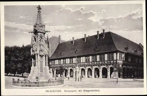 Ak Halberstadt Sachsen Anhalt, Domprobstei mit Kriegerdenkmal