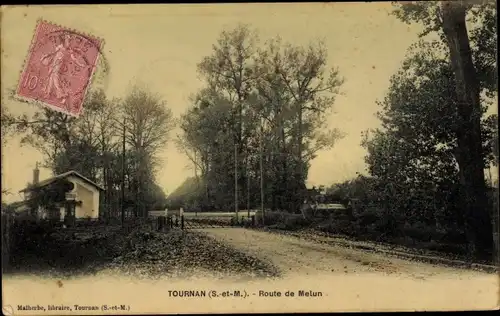 Ak Tournan-en-Brie Seine et Marne, Route de Melun