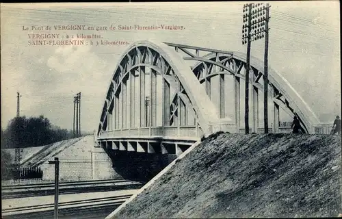 Ak Vergigny Yonne, Le Pont en Gare de Saint Florentin Vergigny