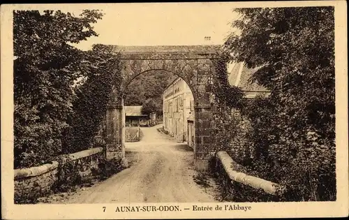Ak Aunay sur Odon Calvados, Entrée de l´Abbaye