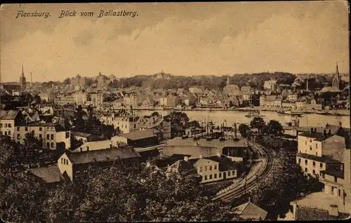Ak Flensburg in Schleswig Holstein, Blick vom Ballastberg auf die Stadt