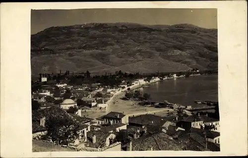 Foto Ak Ochrida Ohrid Mazedonien, Blick auf den Ort, Hafen, Ohridsee