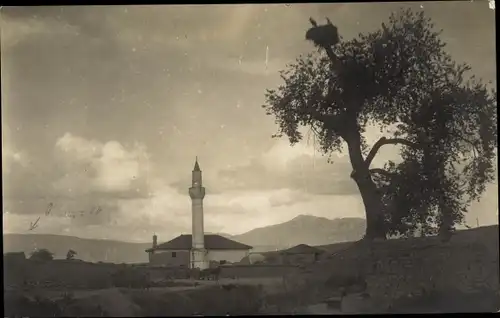 Foto Ak Kanatlarci Prilep Mazedonien, Blick auf eine Moschee