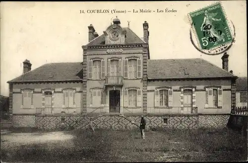 Ak Courlon Yonne, La Mairie, Les Écoles