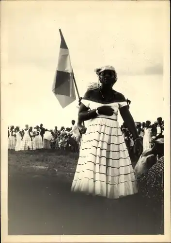 Foto Ak Kindia Guinea, Groupe de Femmes lors d´un défilé
