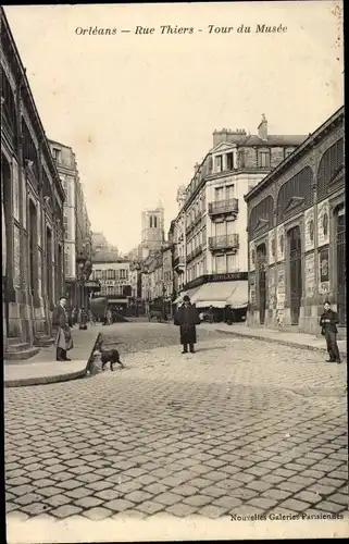 Ak Orléans Loiret, Rue Thiers, Tour du Musée