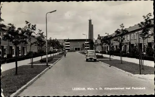 Ak Leerdam Südholland, Marn v. St. Aldegondestraat met Pauluskerk