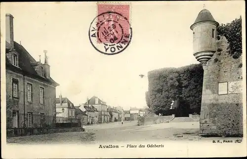 Ak Avallon Yonne, Place des Odeberts