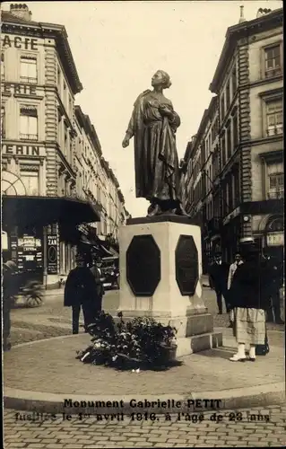 Ak Bruxelles Brüssel, Denkmal von Gabrielle Petit auf dem Platz Saint-Jean