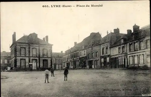 Ak Lyre Eure, Place du Marché