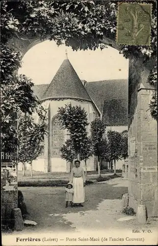 Ak Ferrières en Gâtinais Loiret, Porte Saint Macé de l´Ancien Couvent