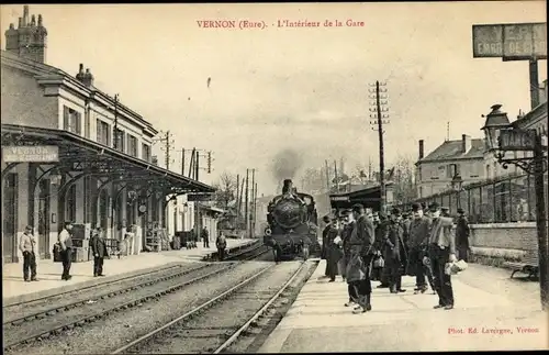 Ak Vernon Eure, L'Interieur de la Gare, Eisenbahn