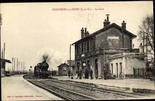 Ak Bonnières-sur-Seine Yvelines, La Gare, Eisenbahn