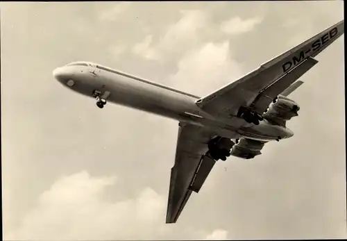 Ak Interflug Turbinenluftstrahl Verkehrsflugzueg IL 62