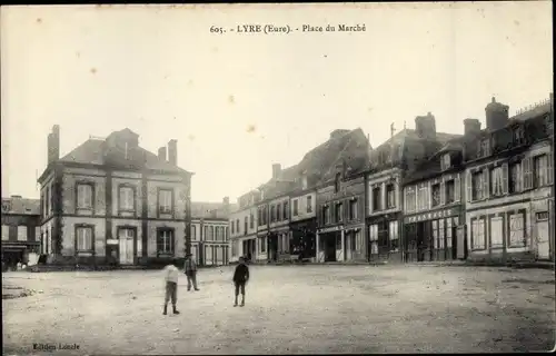 Ak Lyre Eure, Place du Marché