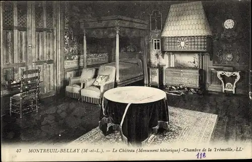 Ak Montreuil Bellay Maine et Loire, Le Château, chambre de la Trémoille