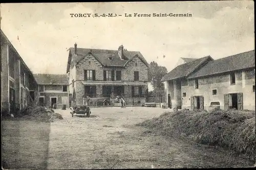 Ak Torcy Seine et Marne, Ferme Saint Germain, cour intérieure, vue générale